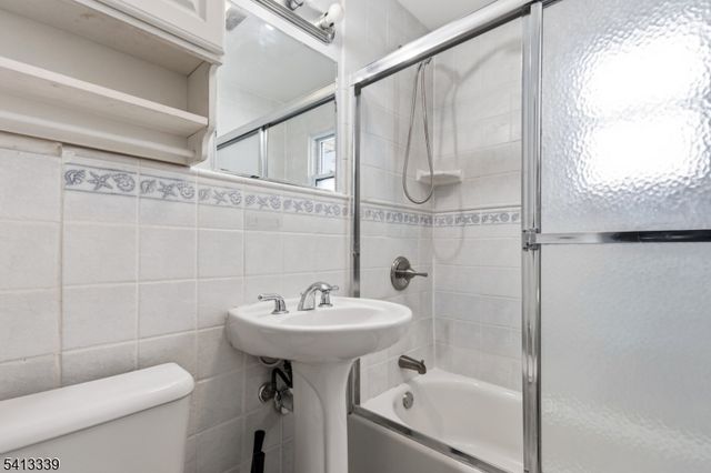 5 Ferndale Rd, Wayne Twp., NJ 07470