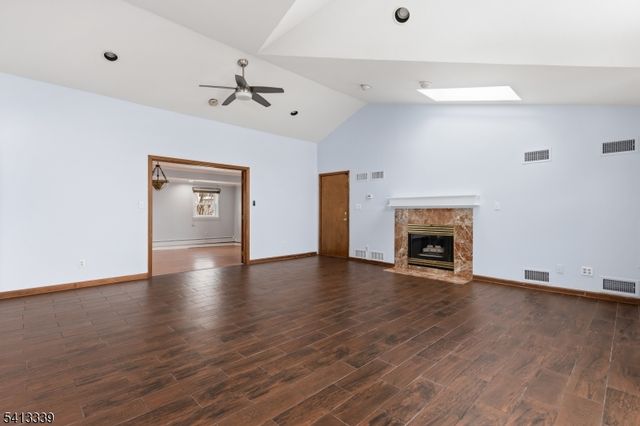 5 Ferndale Rd, Wayne Twp., NJ 07470