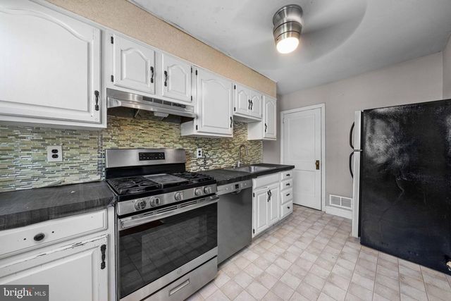 1125 CLAYTON RD, Wilmington, DE 19805