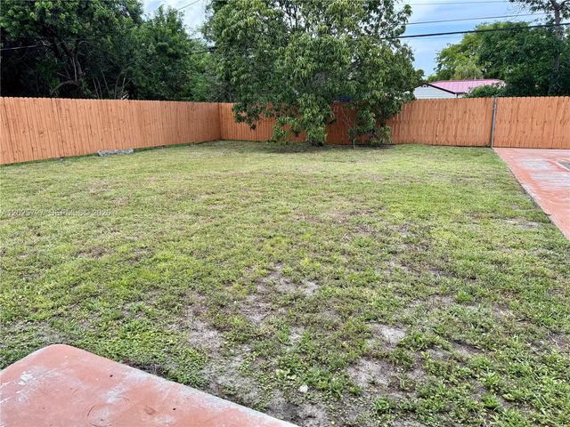 1375 NE 130th St, North Miami, FL 33161