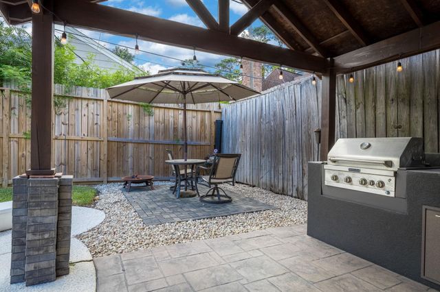 15703 Winding Moss Drive, Houston, TX 77068