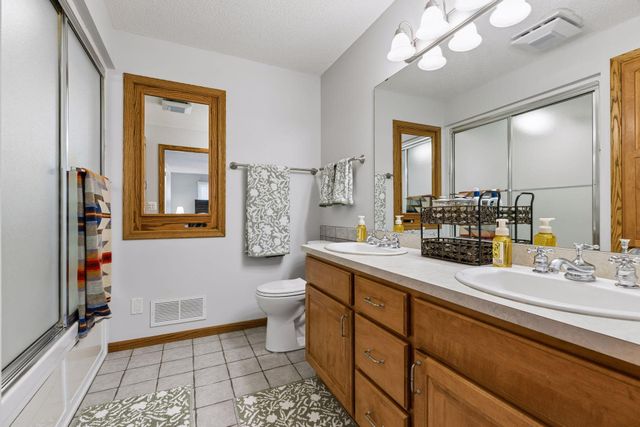 1963 Yorkshire Court, Saint Paul, MN 55116