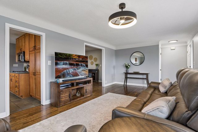 1963 Yorkshire Court, Saint Paul, MN 55116