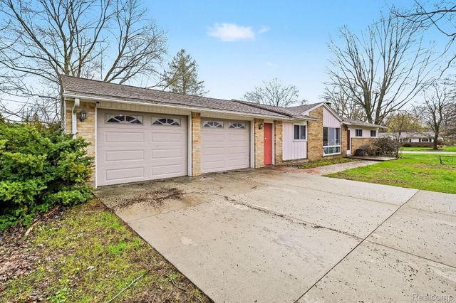 6341 Waldon Road, Independence Charter Township, MI 48346