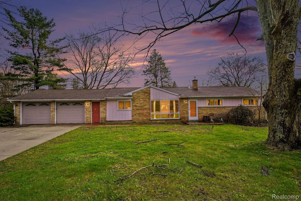 6341 Waldon Road, Independence Charter Township, MI 48346