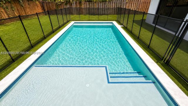 2765 NE 35th Dr, Fort Lauderdale, FL 33308