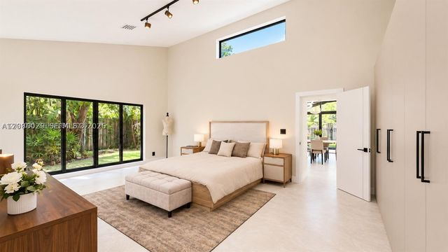 2765 NE 35th Dr, Fort Lauderdale, FL 33308
