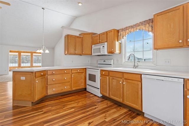 2735 Sandpiper Lane, Holland, MI 49424