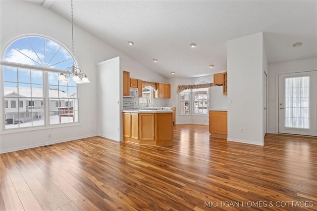 2735 Sandpiper Lane, Holland, MI 49424