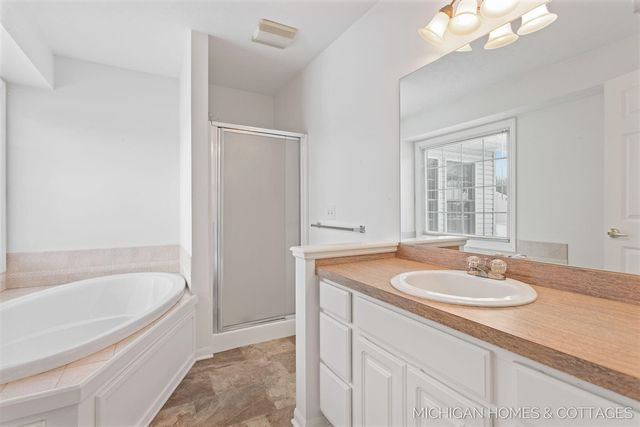 2735 Sandpiper Lane, Holland, MI 49424