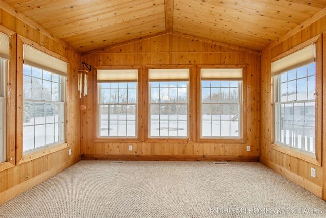 2735 Sandpiper Lane, Holland, MI 49424