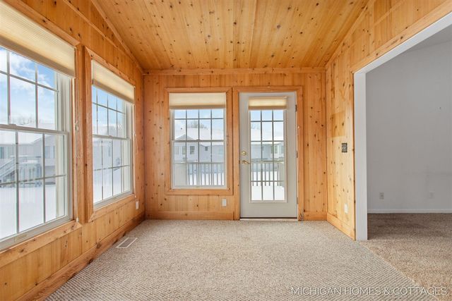 2735 Sandpiper Lane, Holland, MI 49424