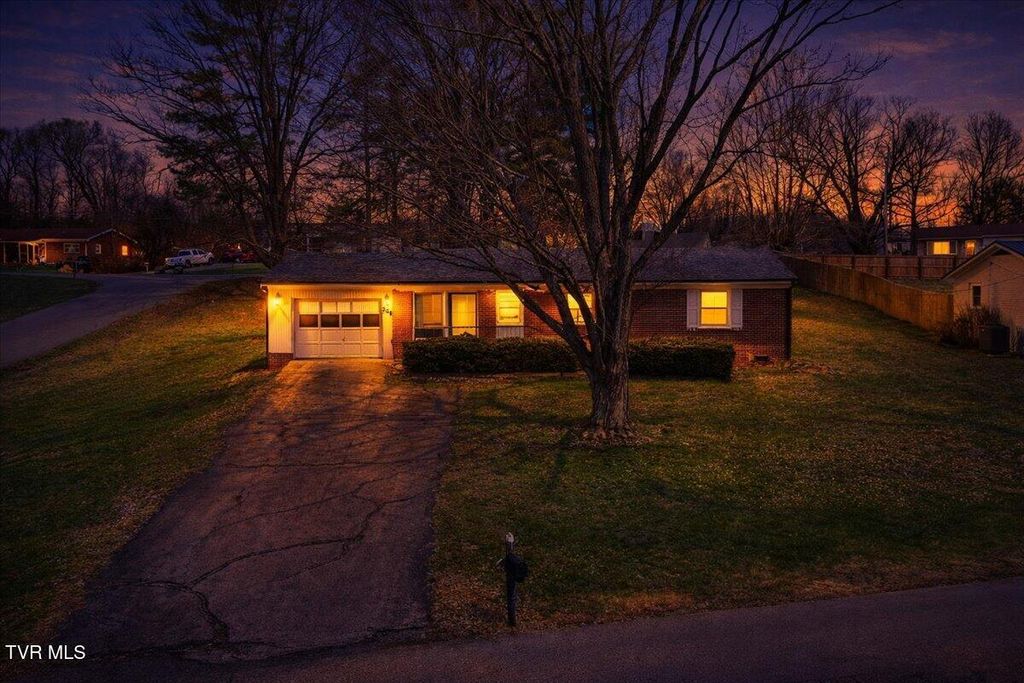 208 Lynfield Road, Bristol, TN 37620