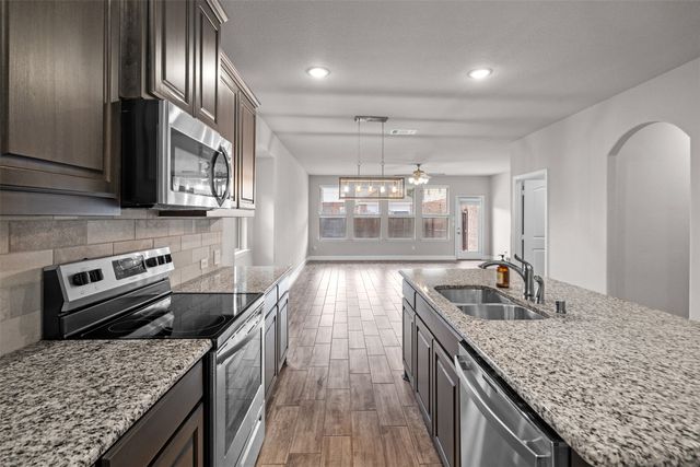 119 Happy Lane, Red Oak, TX 75154