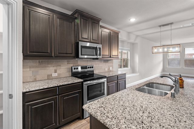 119 Happy Lane, Red Oak, TX 75154