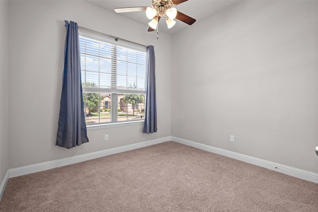 119 Happy Lane, Red Oak, TX 75154