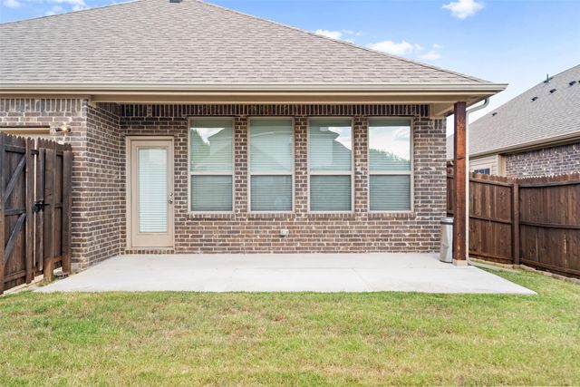 119 Happy Lane, Red Oak, TX 75154