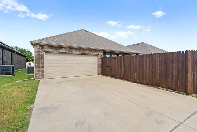 119 Happy Lane, Red Oak, TX 75154
