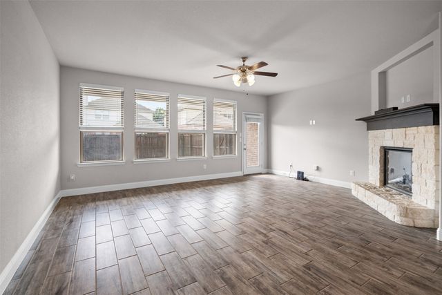 119 Happy Lane, Red Oak, TX 75154