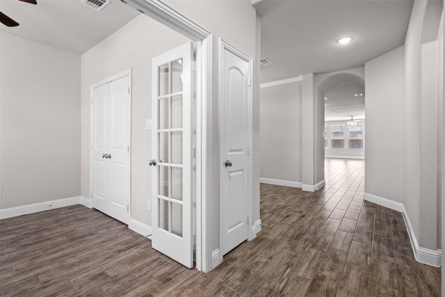 119 Happy Lane, Red Oak, TX 75154