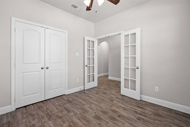 119 Happy Lane, Red Oak, TX 75154