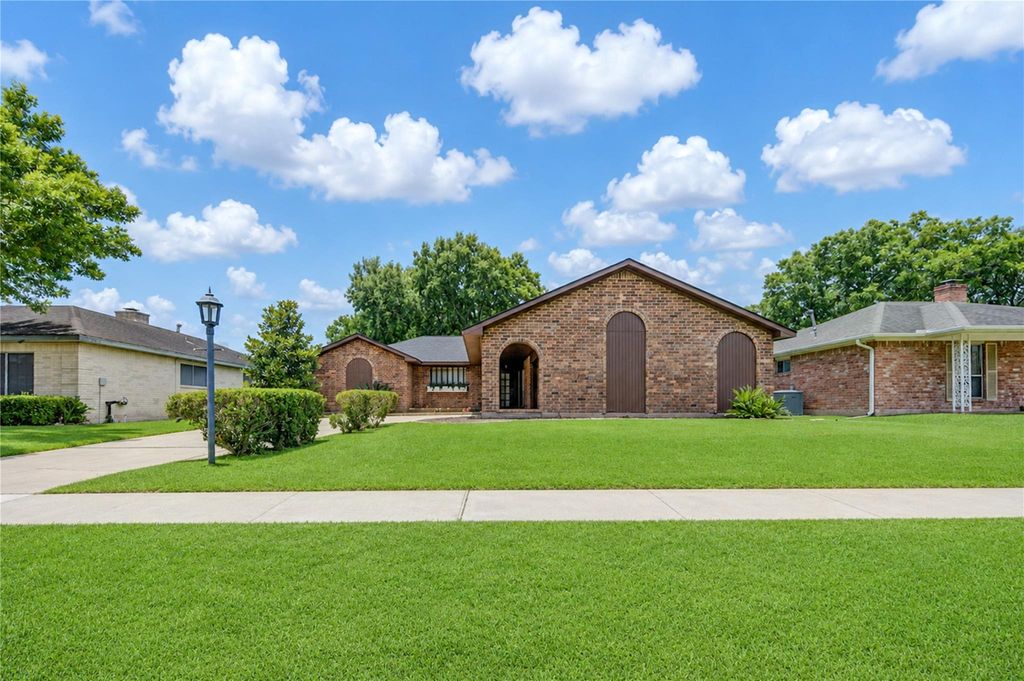 10526 Sageberry Drive, Houston, TX 77089