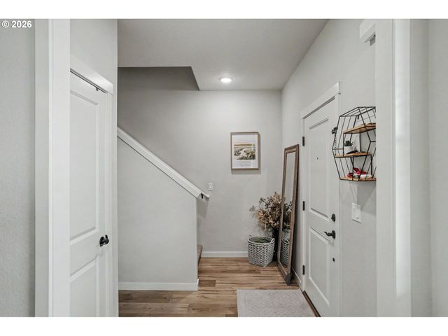 Constellation Ave Ne, Salem, OR 97305
