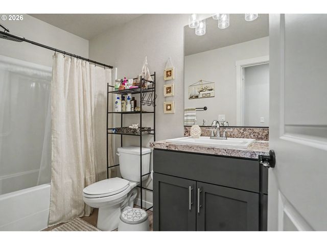 Constellation Ave Ne, Salem, OR 97305