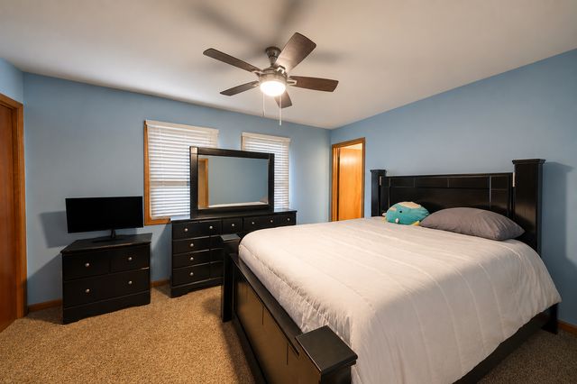 9421 LINDSAY Street, Orland Hills, IL 60487