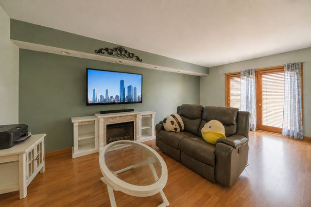 9421 LINDSAY Street, Orland Hills, IL 60487