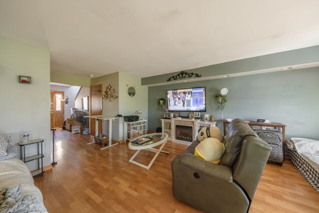 9421 LINDSAY Street, Orland Hills, IL 60487