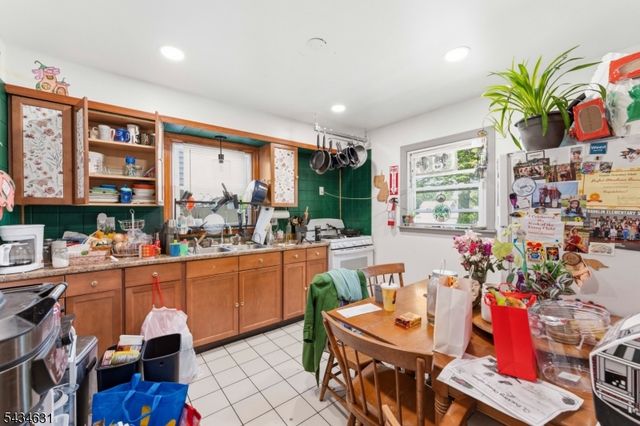 2072 Elizabeth Ave, Rahway City, NJ 07065
