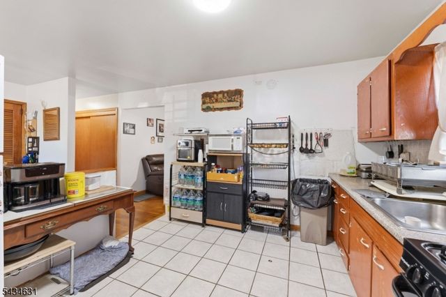 2072 Elizabeth Ave, Rahway City, NJ 07065