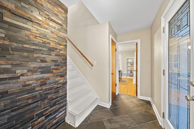 98 Blenheim Road, Columbus, OH 43214