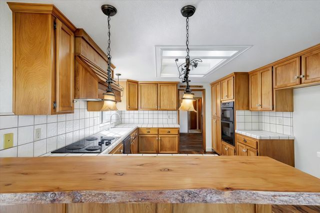 11514 Madrone Ct, Auburn, CA 95602