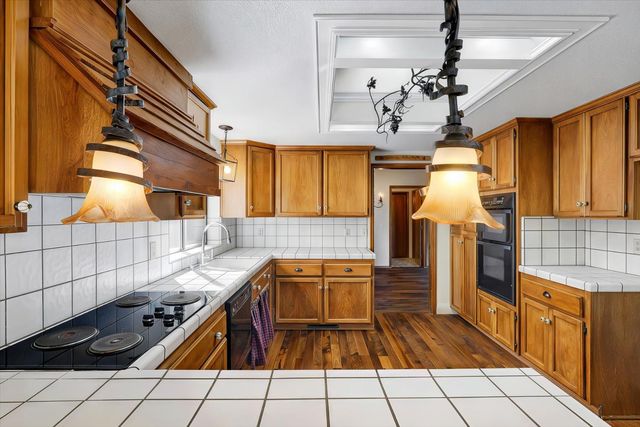 11514 Madrone Ct, Auburn, CA 95602