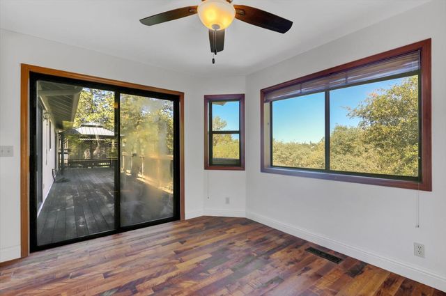 11514 Madrone Ct, Auburn, CA 95602