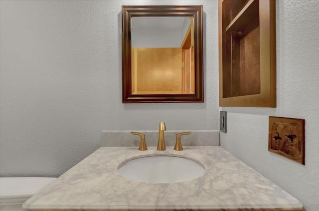 11514 Madrone Ct, Auburn, CA 95602