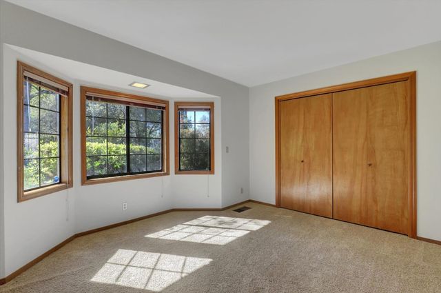 11514 Madrone Ct, Auburn, CA 95602