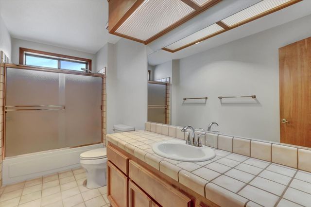 11514 Madrone Ct, Auburn, CA 95602