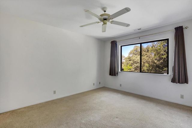 11514 Madrone Ct, Auburn, CA 95602