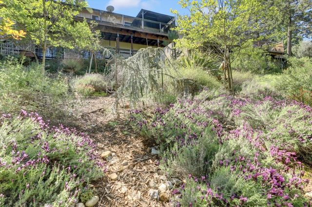 11514 Madrone Ct, Auburn, CA 95602