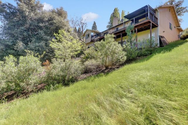 11514 Madrone Ct, Auburn, CA 95602