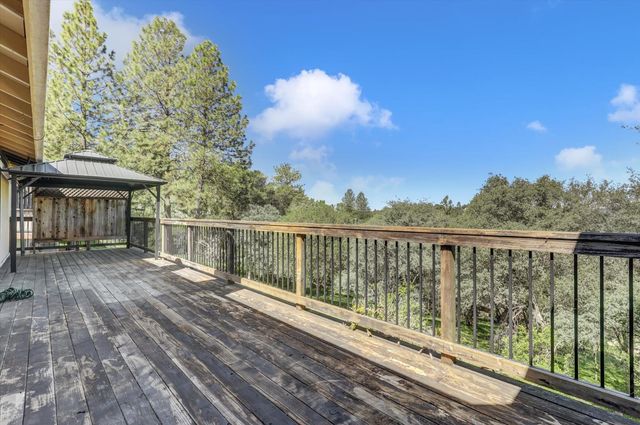 11514 Madrone Ct, Auburn, CA 95602