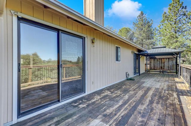 11514 Madrone Ct, Auburn, CA 95602