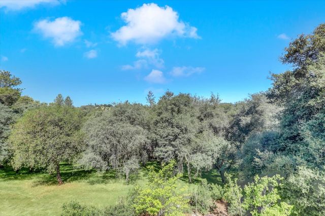 11514 Madrone Ct, Auburn, CA 95602