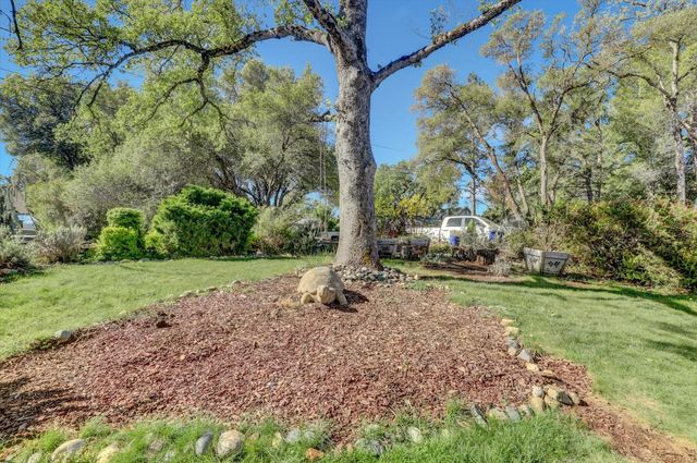 11514 Madrone Ct, Auburn, CA 95602