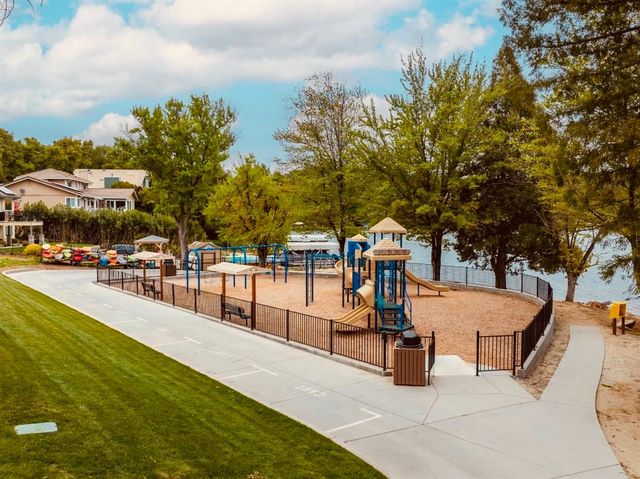 11514 Madrone Ct, Auburn, CA 95602