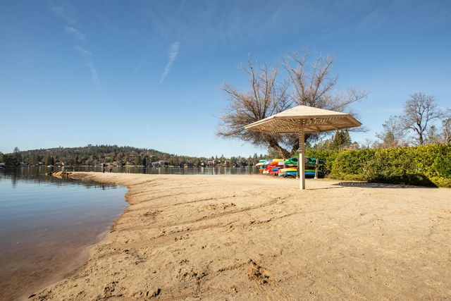 11514 Madrone Ct, Auburn, CA 95602