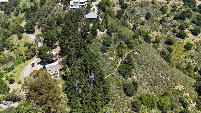 7150 Marlborough, Oakland, CA 94705